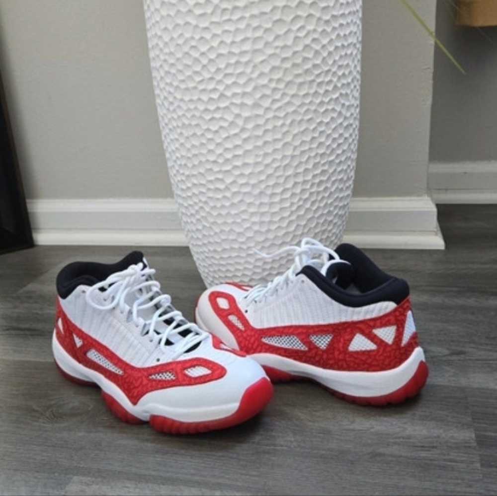 Jordan Retro 11 Low White and Red Athletic Sneakers 7.5M